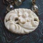 Vintage Summer Floral Neckl..