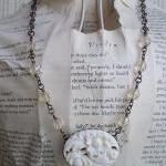 Vintage Summer Floral Neckl..
