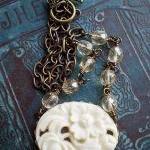 Vintage Summer Floral Neckl..